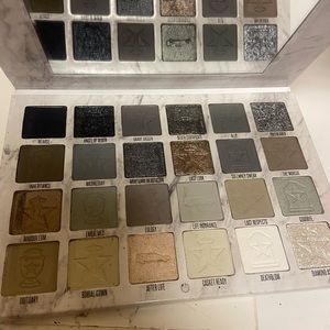 Jeffree Star Cremated Eyeshadow Pallet